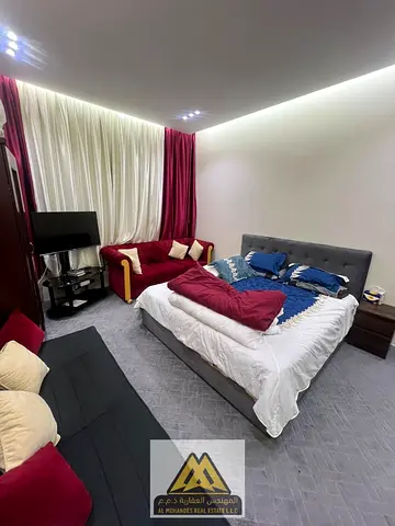 One-bedroom apartment for sale in Al Khor Towers, Ajman. Spacious 940 sq ft layout with an open view of the Clock Tower. Fully furnished and vacant, r