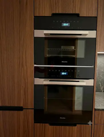 Miele 7000 Series Built-In Oven Microwave Set – Like New | Excellent Condition