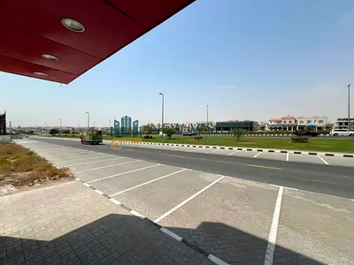 Large Commercial Showroom Mezzanine Industrial Area 18