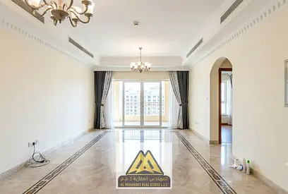 غرفتان وصالة بمساحة كبيرة جداً. غرفة ماستر. 2 حمام. بلكونة. تكييف مركزي. تشطيبات ممتازة