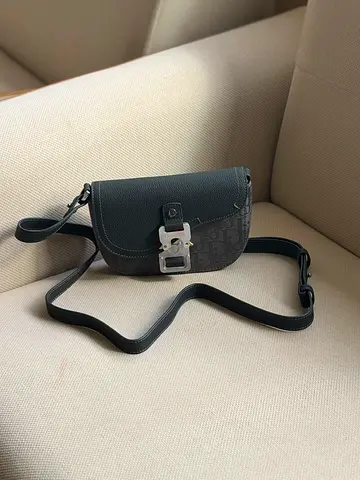 Dior Small black crossbody leather bag with silver clasp super master quality