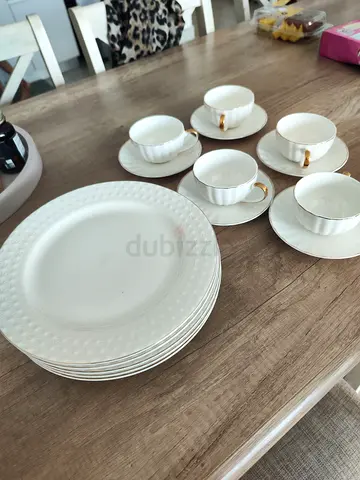 White Porcelain Dinnerware Set - Plates and Tea Cups with Saucers, Set of 5 (Used)