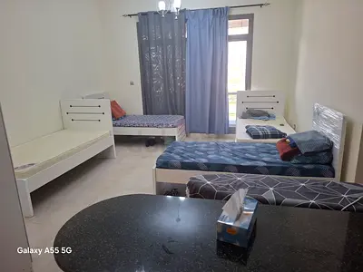 Executive bed space available for Males in Dubai Sports City