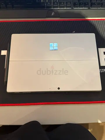 Microsoft Surface Pro tablet with detachable keyboard (Silver)