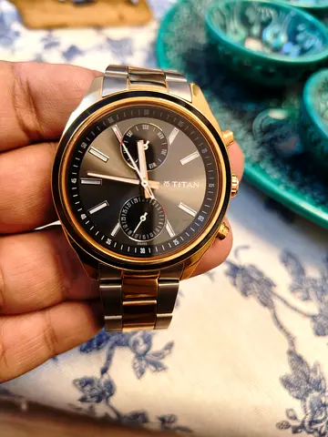 Titan watch new condition