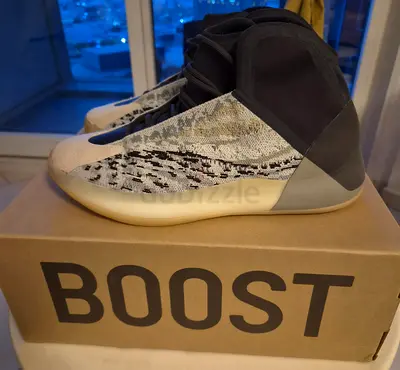 Yeezy QNTM