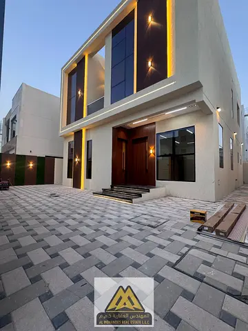 Villa in Al Zahia area / 4 bedrooms / 2 living rooms / Behind the shops