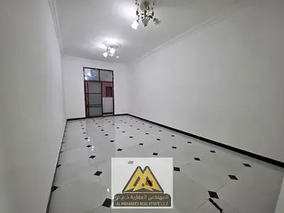 استوديو فاخر بالروضة 3، تكييف مركزي، مطبخ منفصل، بلكونة، 25 ألف سنويًا، 4 دفعات.