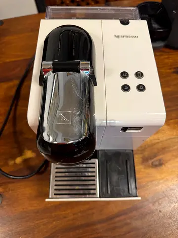 Nespresso Lattissima Coffee Machine White