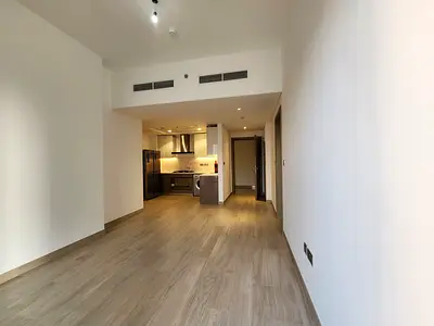 Spacious 3 Bedroom Apartment | Hight Floor and Corner | Crystal Lagoon Views | Unfurnished | Vacant