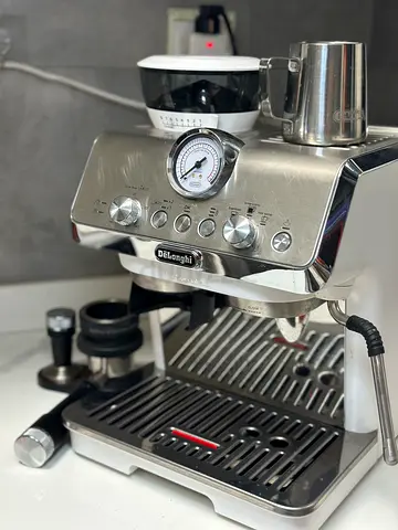 DeLonghi La Specialista Arte EC9155 Espresso Machine with Grinder - Excellent Condition!