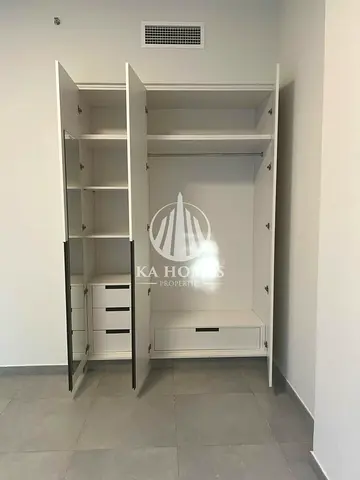 ✨ شقة فاخرة جاهزة مع تراس كبير وإطلالة رائعة بسعر استثنائي