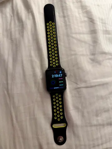 Apple Watch series 3 42mm perfect condition