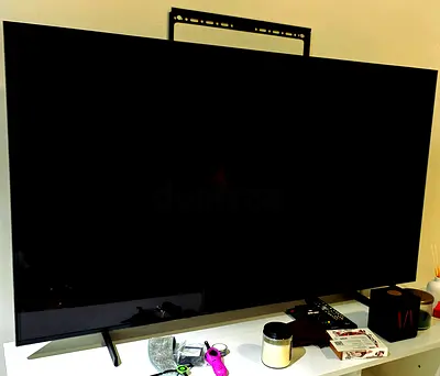 SAMSUNG 55-inch LED Smart TV - EXCELLENT Condition with Stand and Wall Mounting Accessories