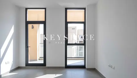 Premium Urban Apartment | Retail & Dining at Your Doorstep | Resale
