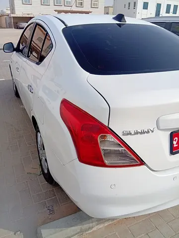2013 Nissan SUNNY 照片 5