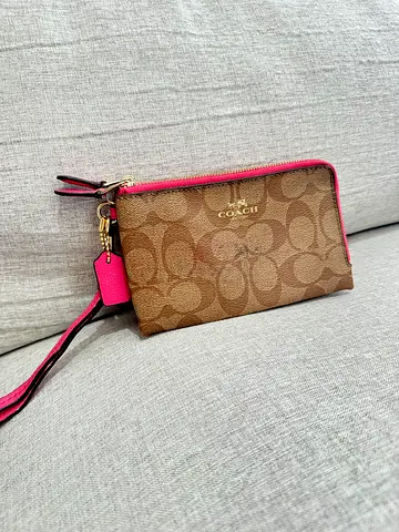Coach Signature leather Zip Wallet with Pink Trim - Good Condition