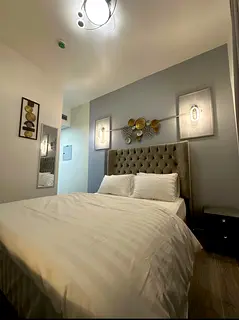 Luxuriously furnished studio room with balcony -very very close to Baniyas metro station