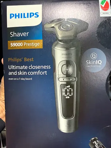 Philips S9000 Prestige electric shaver - boxed, lightly used