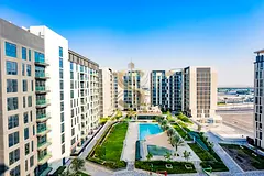 Walk to Metro | Spacious 2 Bedroom | Closed Kitchen