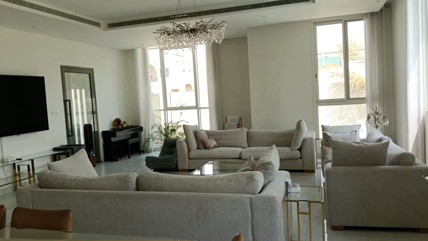 Get One Month Free Or 8% Discount | Corner 5 Bedroom Villa for Lease – umm sequim 1st