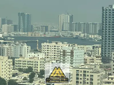 شقة فاخرة ثلاث غرف وصالة مع غرفة خادمة للإيجار السنوي في الراشدية 3 عجمان