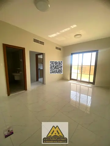 شقة عائلية أنيقة بغرفة ماستر وخزائن حائط وبلكونة مميزة في موقع هادئ خلف مركز شرطة الحميدية