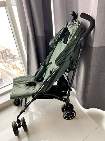 Lightweight green umbrella stroller - good condition