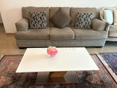 Modern White and Wood Coffee Table in excellent condition