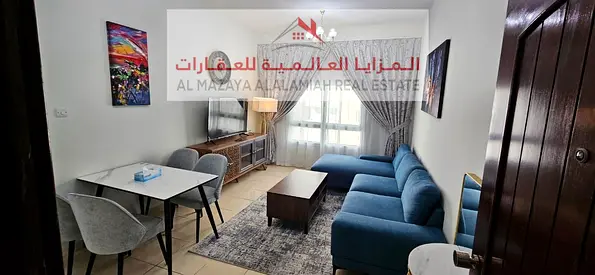 للإيجار الشهري – غرفة وصالة في بناية الكيتوبي | مقابل حديقة الصفية