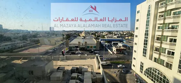 للإيجار الشهري – غرفة وصالة في بناية الكيتوبي | مقابل حديقة الصفية
