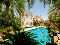 Upgraded 4BR Villa | Private Pool | Bright