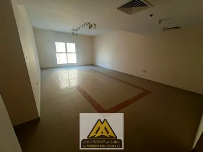 فرصة مميزة للسكن العائلي في موقع حيوي بالراشدية 3 – عجمان، على بعد 4 دقائق فقط من كورنيش عجمان، بمساحة كبيرة جداً وتشطيب ممتاز يناسب الراحة والهدوء وق