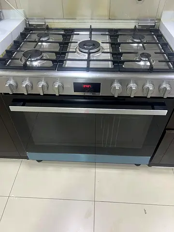 Stainless Steel 5-Burner Gas Cooker with Electric Oven - Good Condition