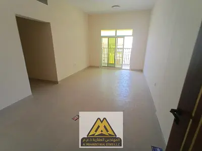 First occupancy and spacious living room. Two bedrooms and a large living room. Three bathrooms. All bedrooms are master suites. Two balconies. F