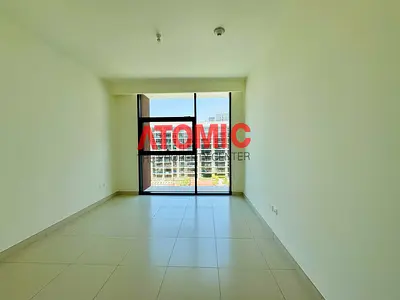 Large 2 bed High Floor | Pool View | Vacant