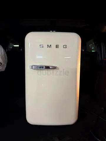 Smeg Retro Style Mini Fridge flawless condition