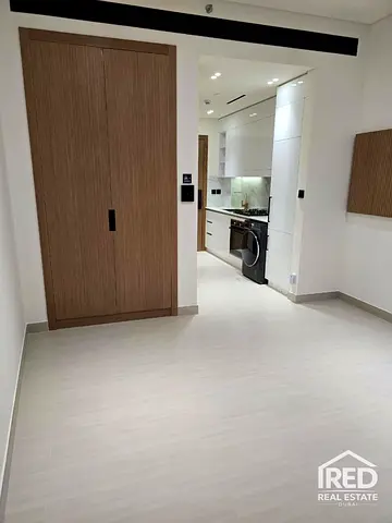 Modern | Vacant | pool view