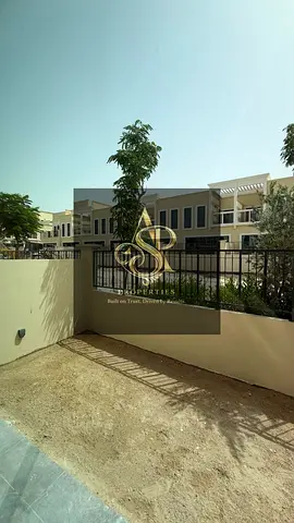 فيلا من 5 غرف نوم | داماك لاجونز في مالطا | إطلالات على التراس والبحيرة