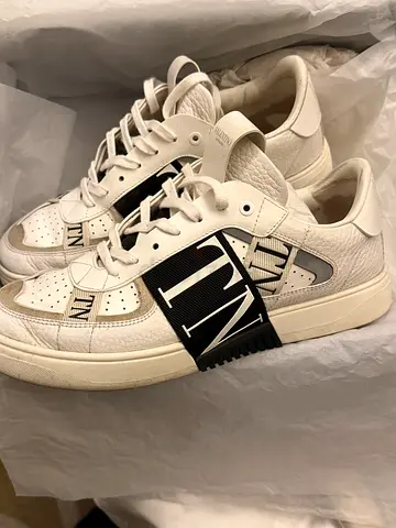 Valentino Snaeakers