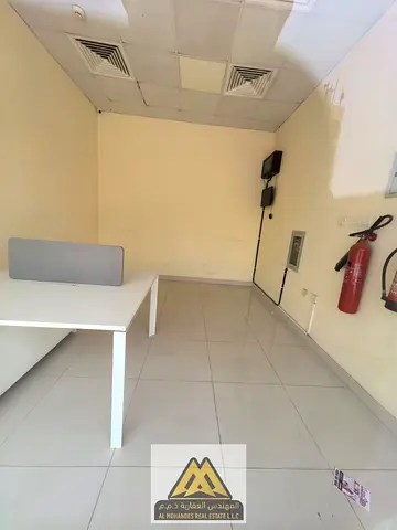 فرصة استثمارية مميزة بموقع تجاري حيوي ومساحة عملية تناسب مختلف الأنشطة مع سهولة الوصول وكثافة سكانية عالية وفرصة مثالية لنجاح مشروعك