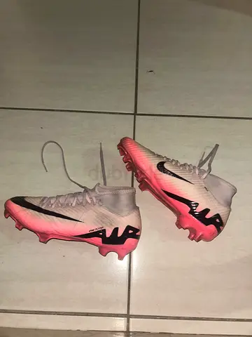 Nike football / soccer cleats - size 39, lightly used