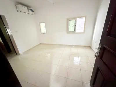 SPECIAL SIZE STUDIO WITH 1 BATHROOM VERY NEAT AND CLEAN SIPLIT AC CENTRAL GAS