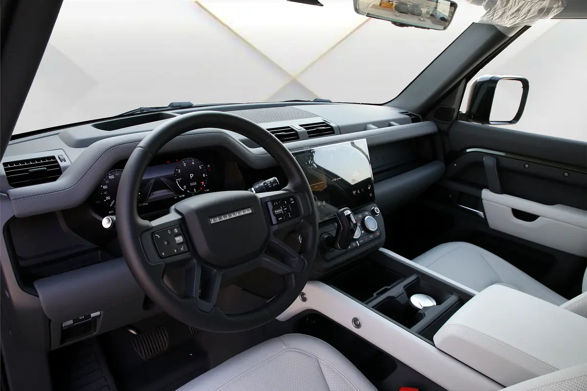 Land Rover Defender 2026