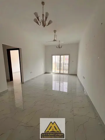 غرفتين وصاله شقه ممتازه مساحه كبيره سعر مناسب جدا موقع حيوي طوال اليوم