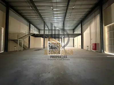 للإيجار | مستودع جديد مع معرض وميزانين | أم القيوين – المنطقة الصناعية الجديدة 🔥 فرصة مميزة للشركات والمستثمرين لاستئجار مستودع حديث لأول استخدام في