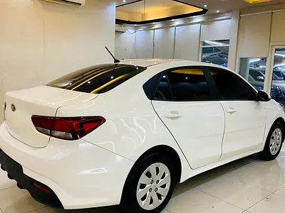 2018 KIA RIO 照片 7