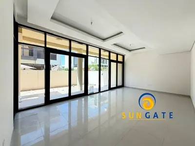 nearby pool and community center , all ensuite bedrooms