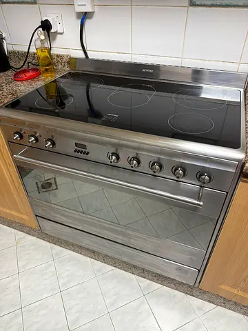 Stainless Steel Electric Cooker with Ceramic Hob and Oven - Good Condition