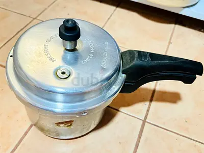 Aluminium Outer Lid Pressure Cooker 3 Litres (Silver)